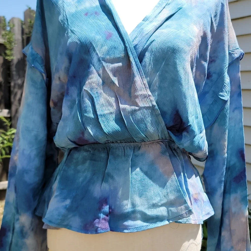 M T S blouse size large - Picture 3 of 9